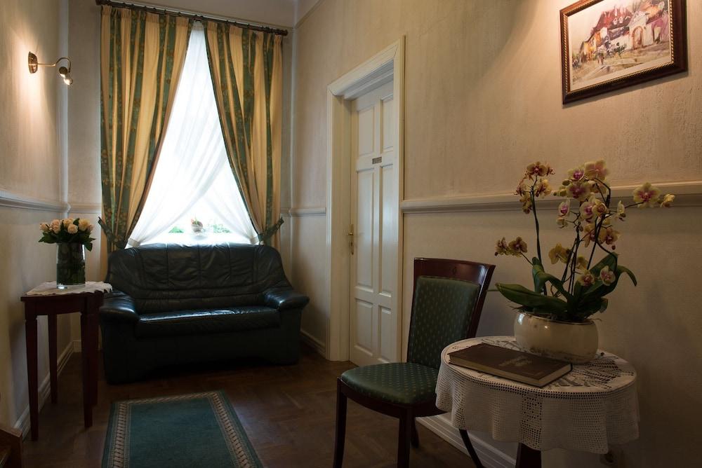 Aparthotel Karmel Krakau Buitenkant foto